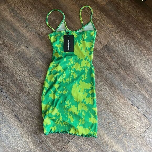 PrettyLittleThing Bodycon Mini Dress NEW Ruched Green Tie Dye 2 - Picture 10 of 11